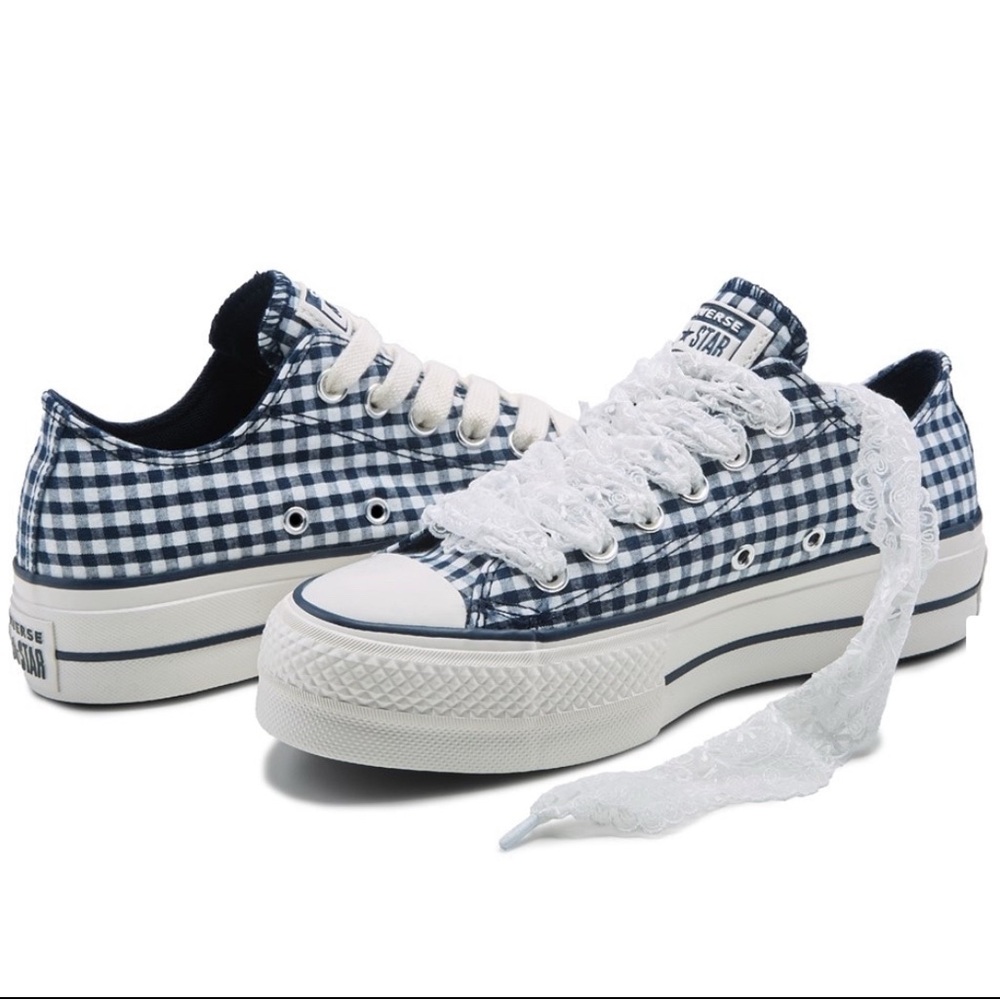 Converse Women's Blue Gingham Sneakers- worn 1 time !